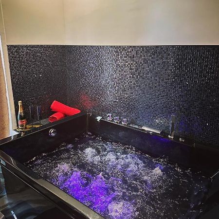 Suite De Prestige Avec Spa & Cinema Ivry-sur-Seine Dış mekan fotoğraf